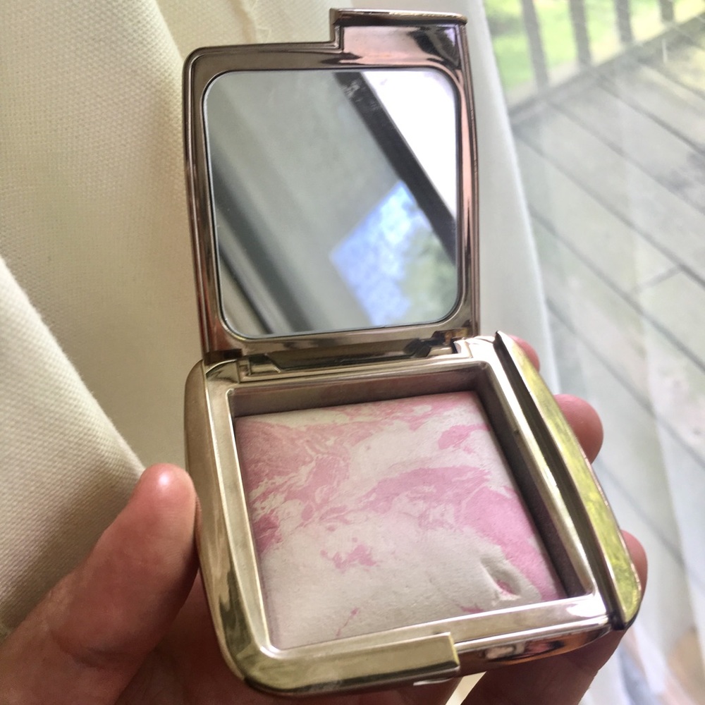 Hourglass Ambient Lighting Blush “Ethereal Glow”